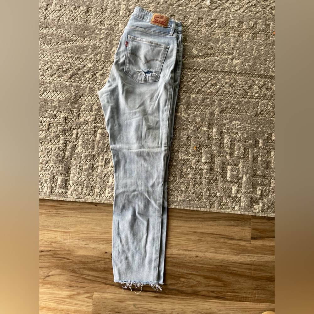 Women’s Levi’s Jeans